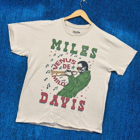 Miles Davis Venus de Milo Jazz Trumpet Icon Oversized Tee M - Picture 3 of 4